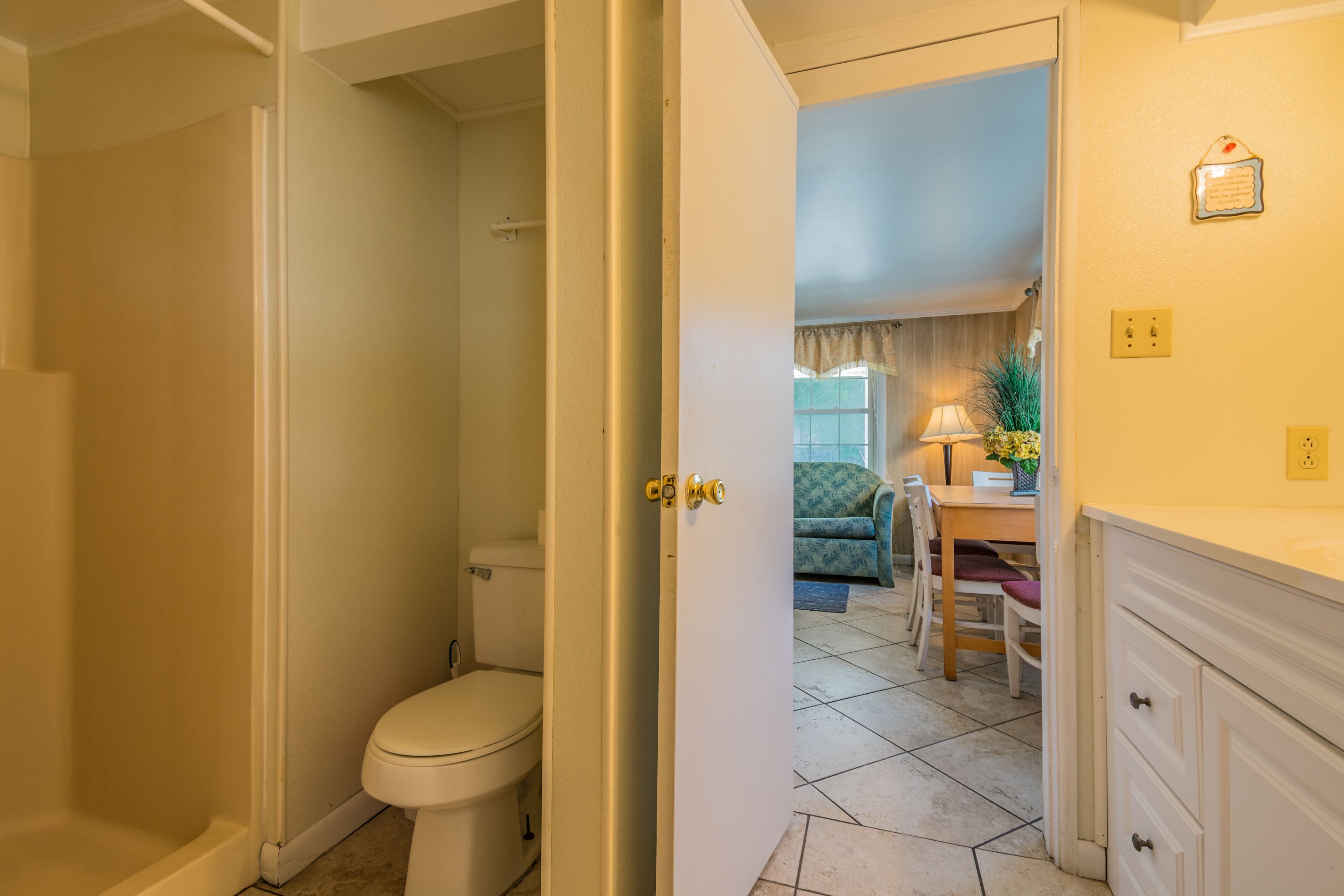 Apartment, 2 Bedrooms, Kitchen (Street View) | Bathroom
