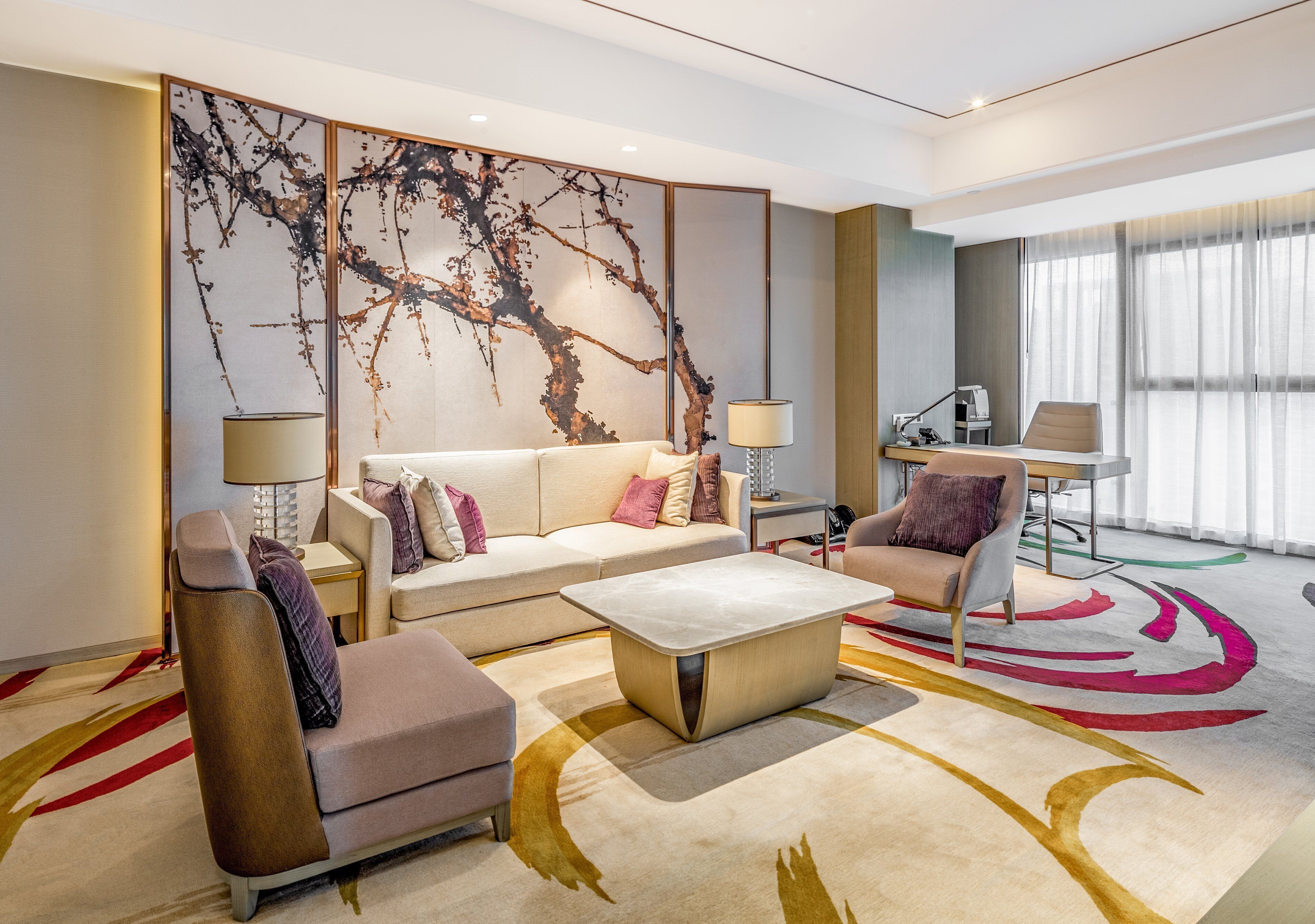 Ropa de cama de alta calidad, colchones con pillow-top y minibar 