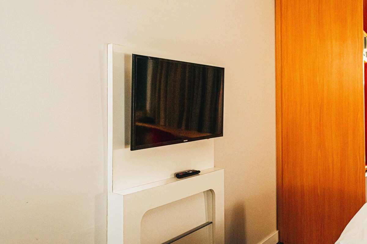 Rom – standard, 2 enkeltsenger | Minibar, safe på rommet, skrivebord og blendingsgardiner
