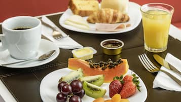 Desayuno a la carta diario (BRL 49 por persona)