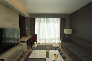 Living room - Novotel Manila Araneta City Hotel (Quezon City)