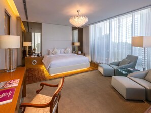 Hypo-allergenic bedding, minibar, in-room safe, individually furnished - Novotel Manila Araneta City Hotel (Quezon City)