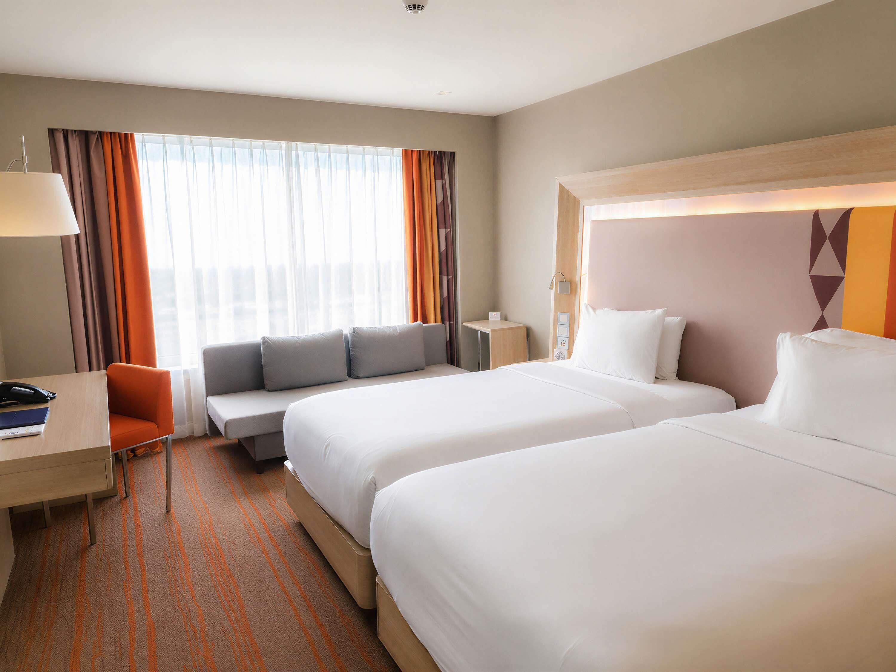 Deluxe Twin Room, 2 Single Beds | Hypo-allergenic bedding, minibar, in-room safe, individually furnished