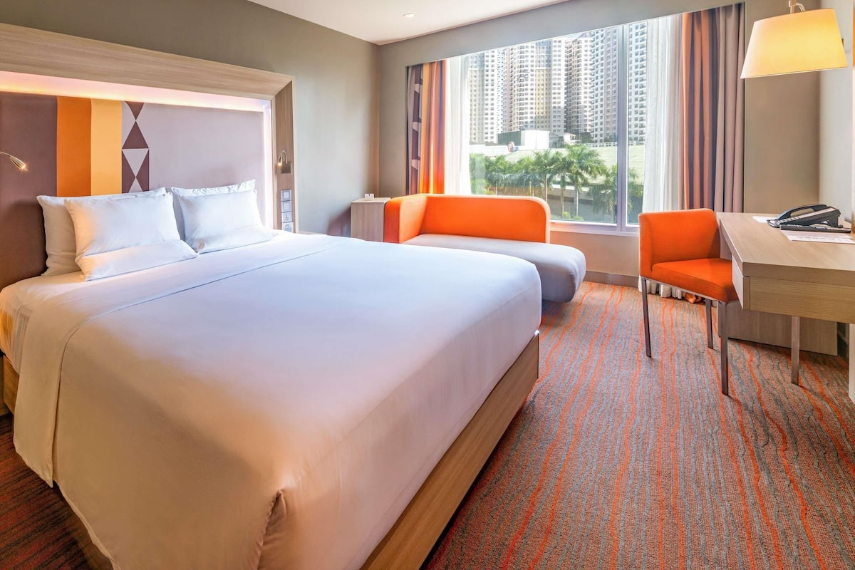 Superior Room, 1 King Bed