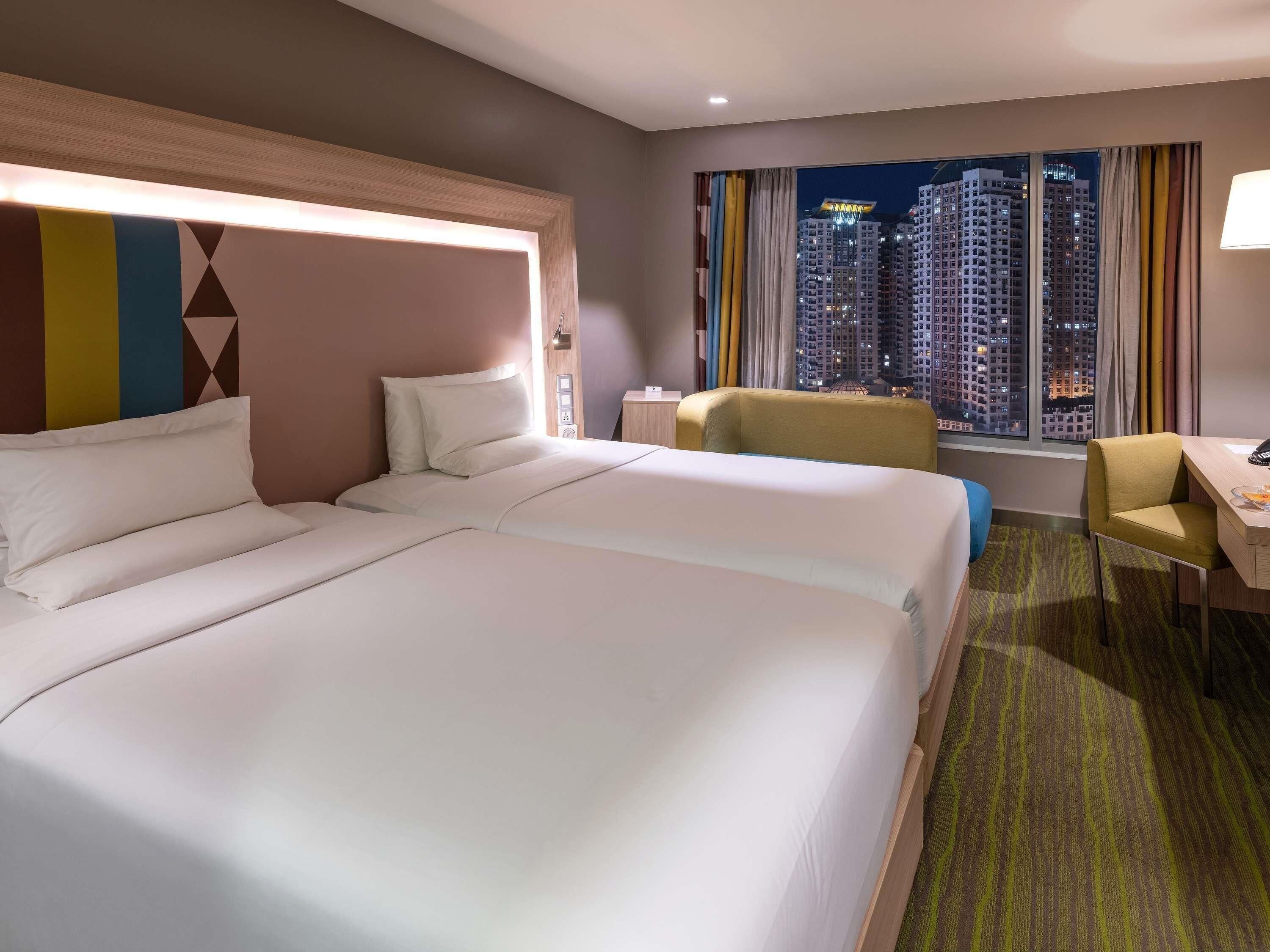 Executive Room, 1 King Bed | Hypo-allergenic bedding, minibar, in-room safe, individually furnished