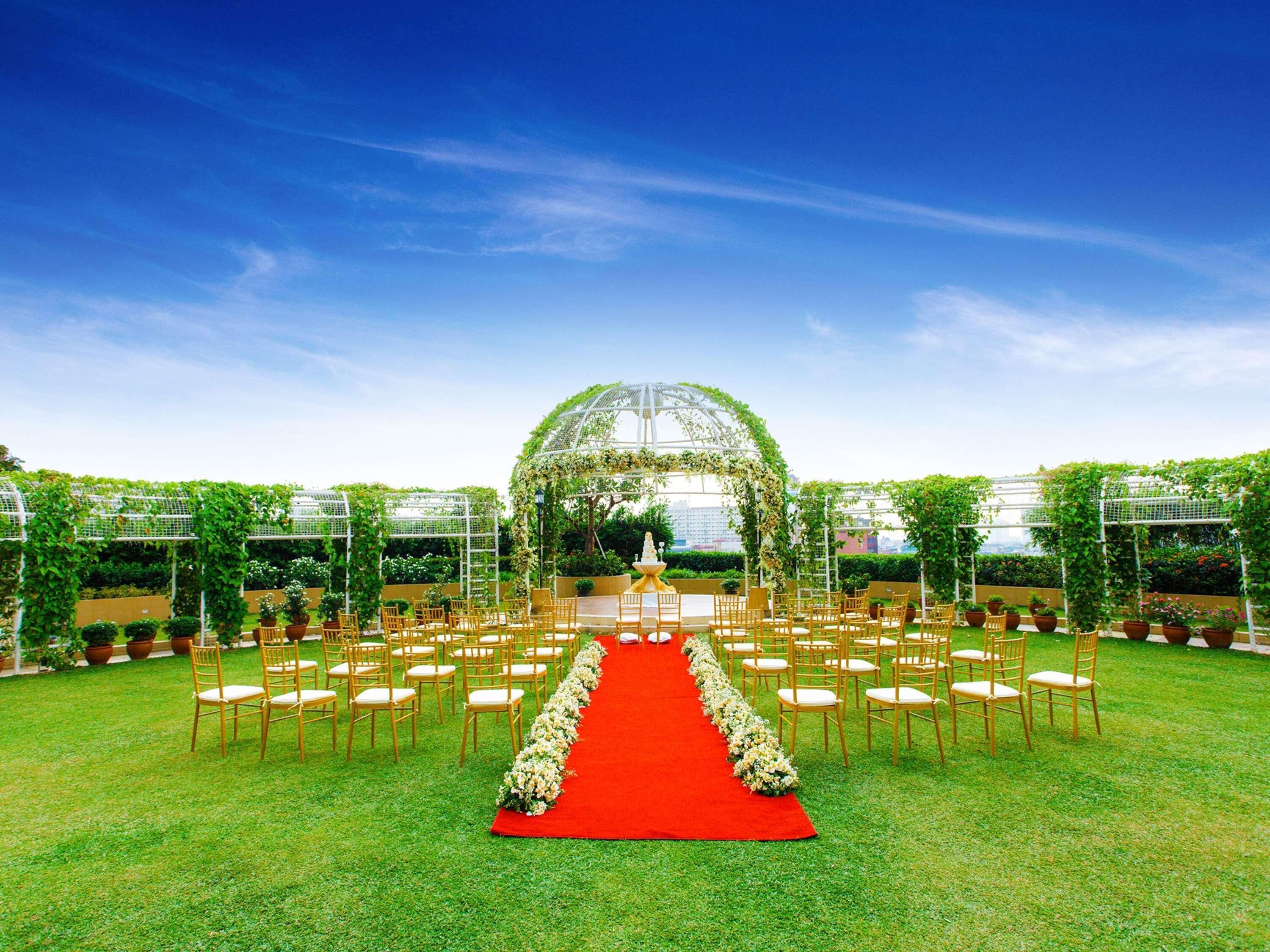 Indoor wedding