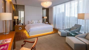 Hypo-allergenic bedding, minibar, in-room safe, individually furnished