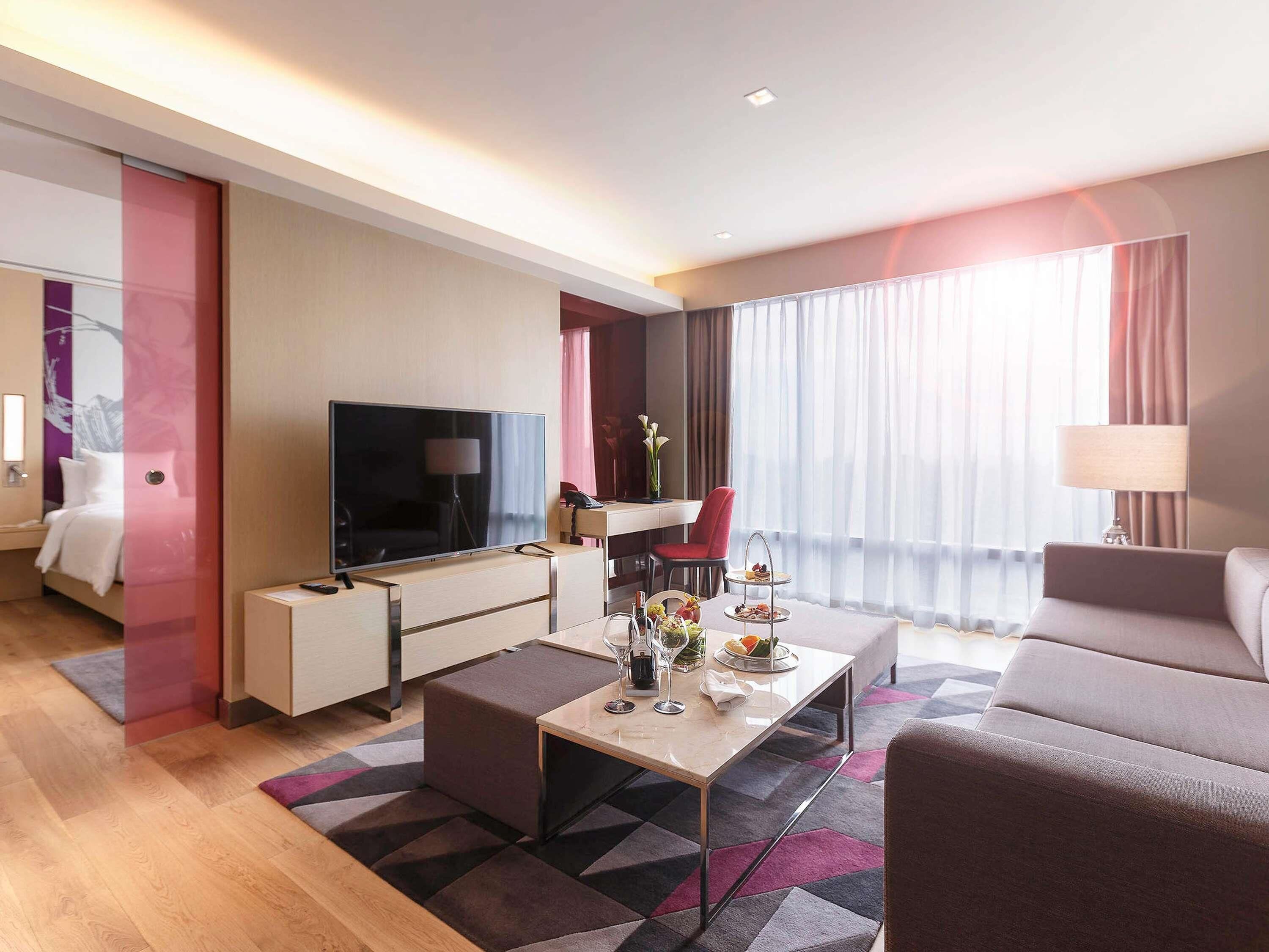 Executive Suite, 1 Katil Raja (King) | Peralatan tempat tidur hipoalergenik, bar mini, peti besi dalam bilik 