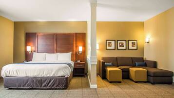 Desk, laptop workspace, iron/ironing board, free WiFi