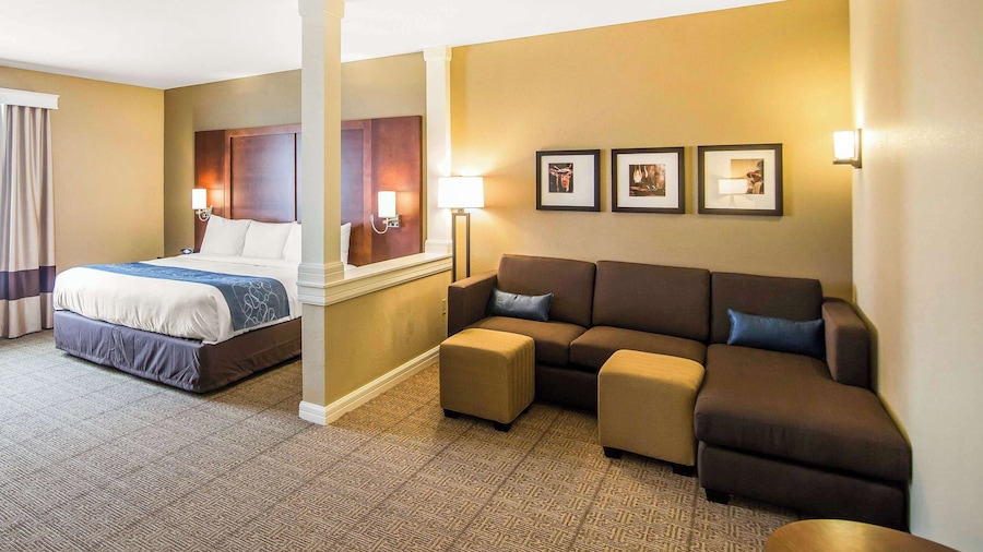 Comfort Suites Dodge City