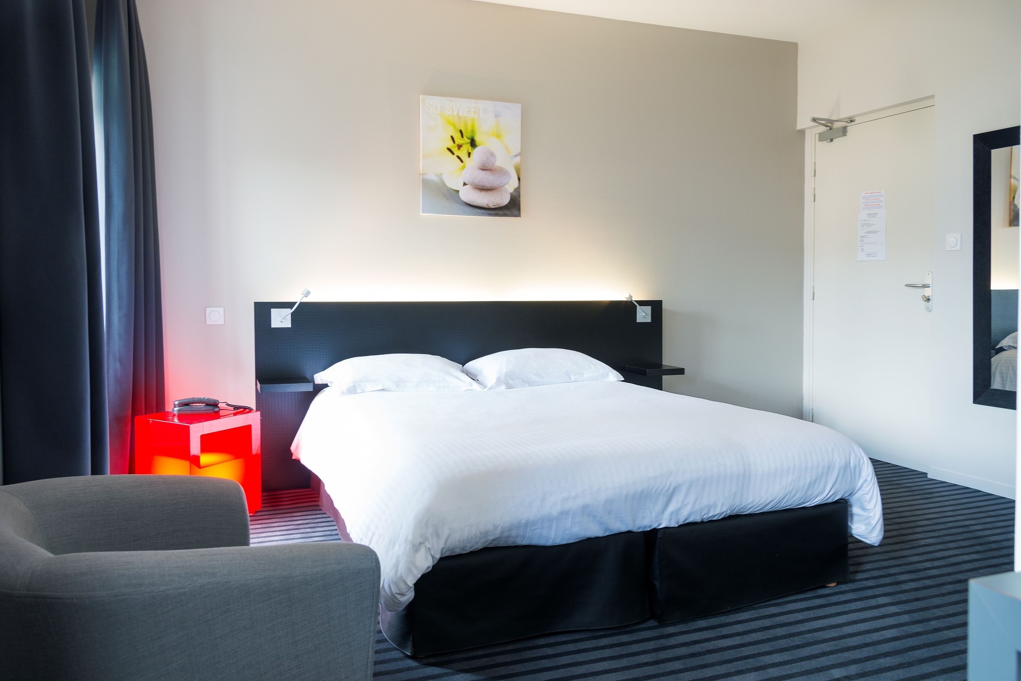 standard double room, canal view | premium bedding, desk, free cots/infant beds, rollaway beds