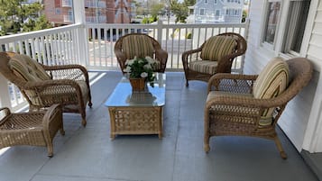Deluxe Apartment, 3 Bedrooms, Ocean View (No Topsheet / Towels / Paper Products) | Terrace/patio