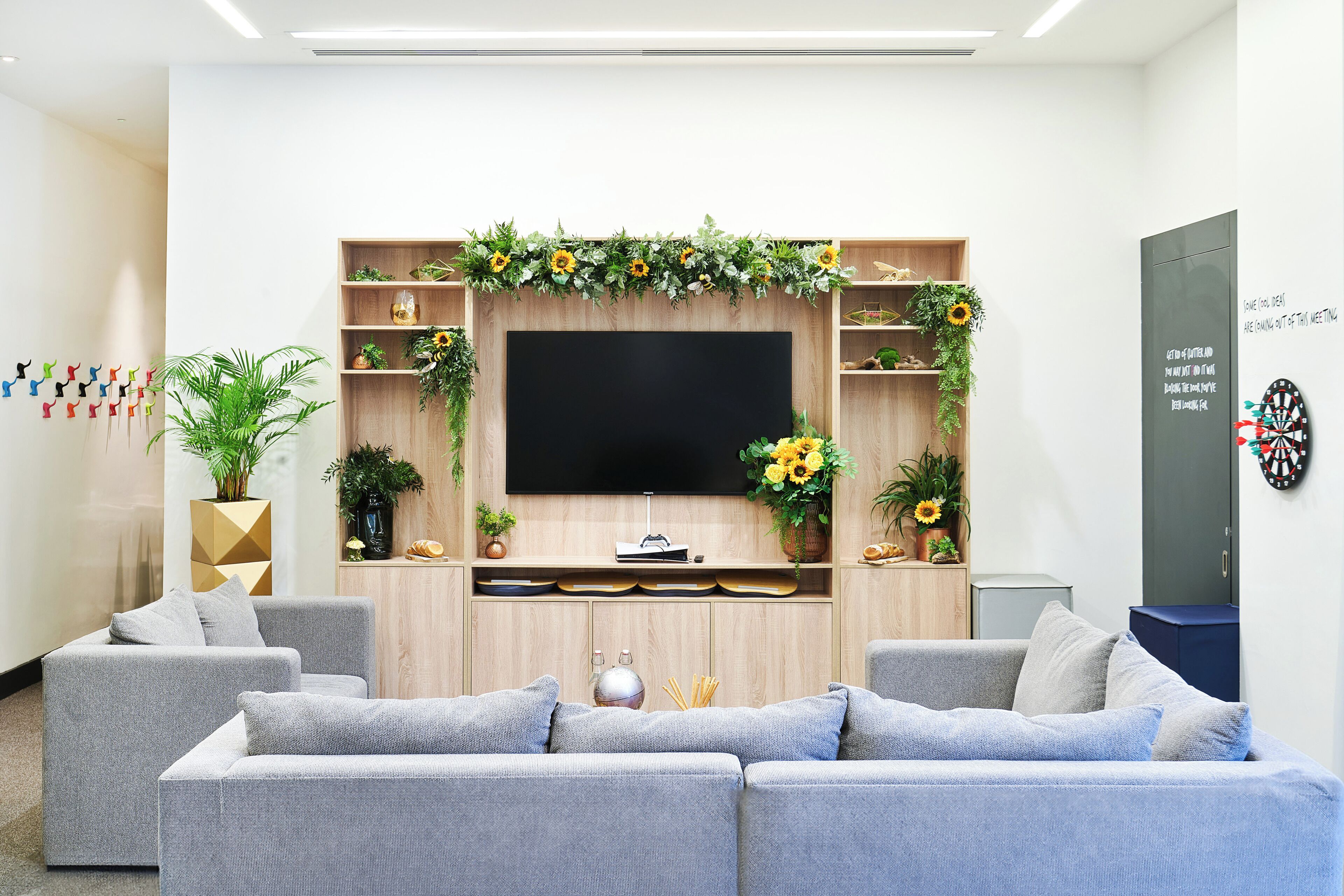 32-inch led tv with satellite channels, tv