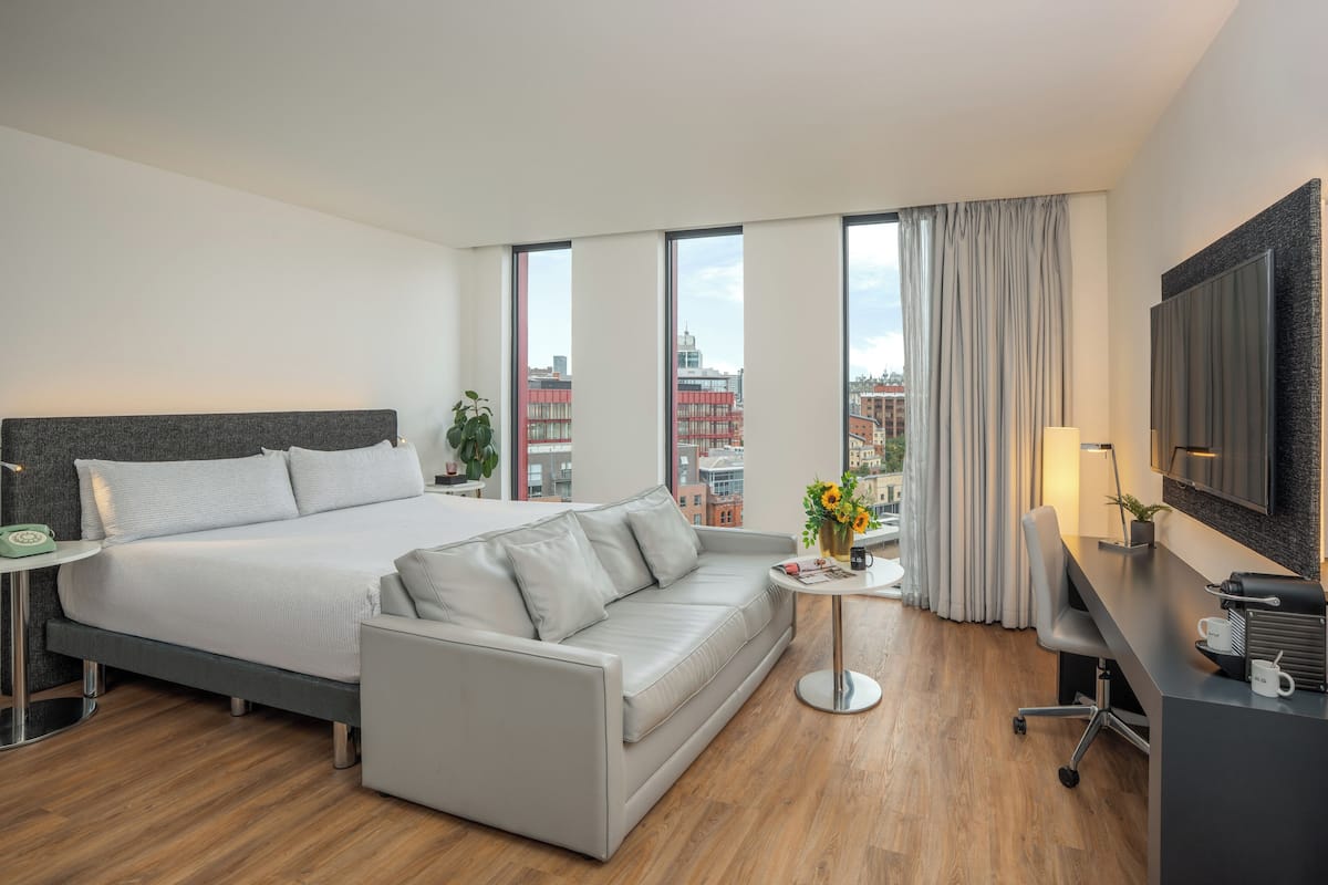 1 Schlafzimmer, kostenlose Minibar, Zimmersafe, Schreibtisch