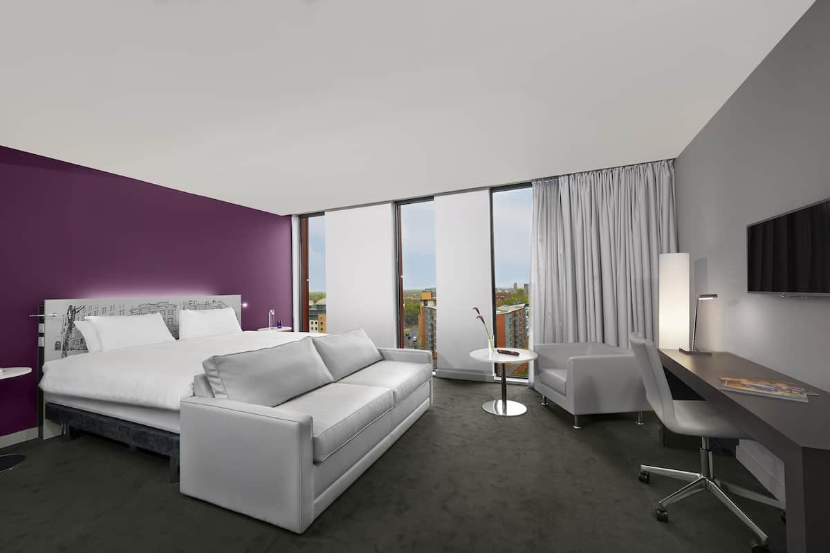 1 bedroom, free minibar, in-room safe, desk