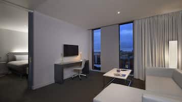 1 habitación y artículos del minibar gratis