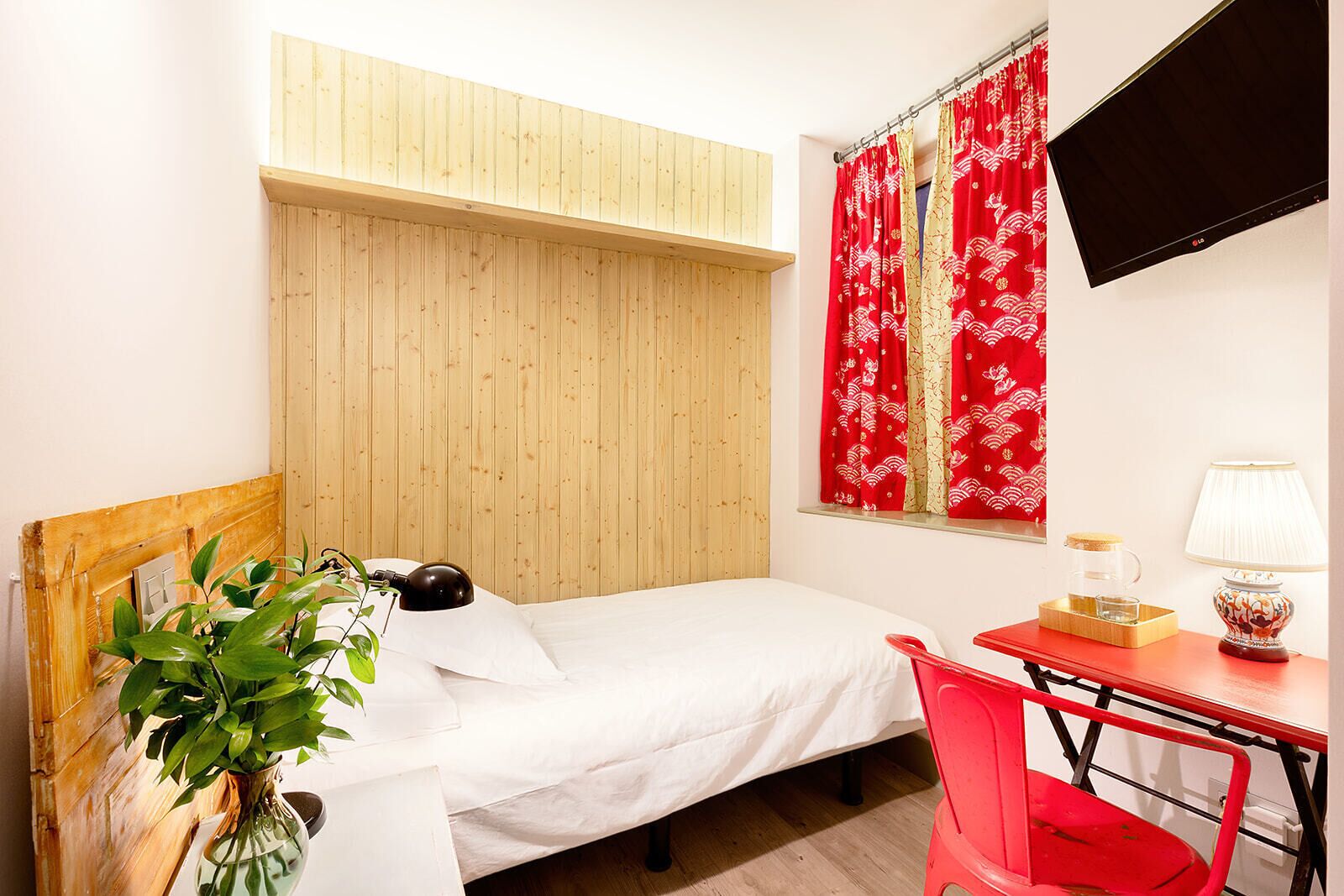 single room | premium bedding, down duvets, individually decorated