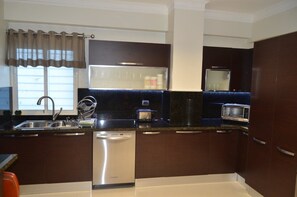 Apartment, 3 Bedrooms | Private kitchen | Fridge, microwave - Apartment Silvestre (Santo Domingo)