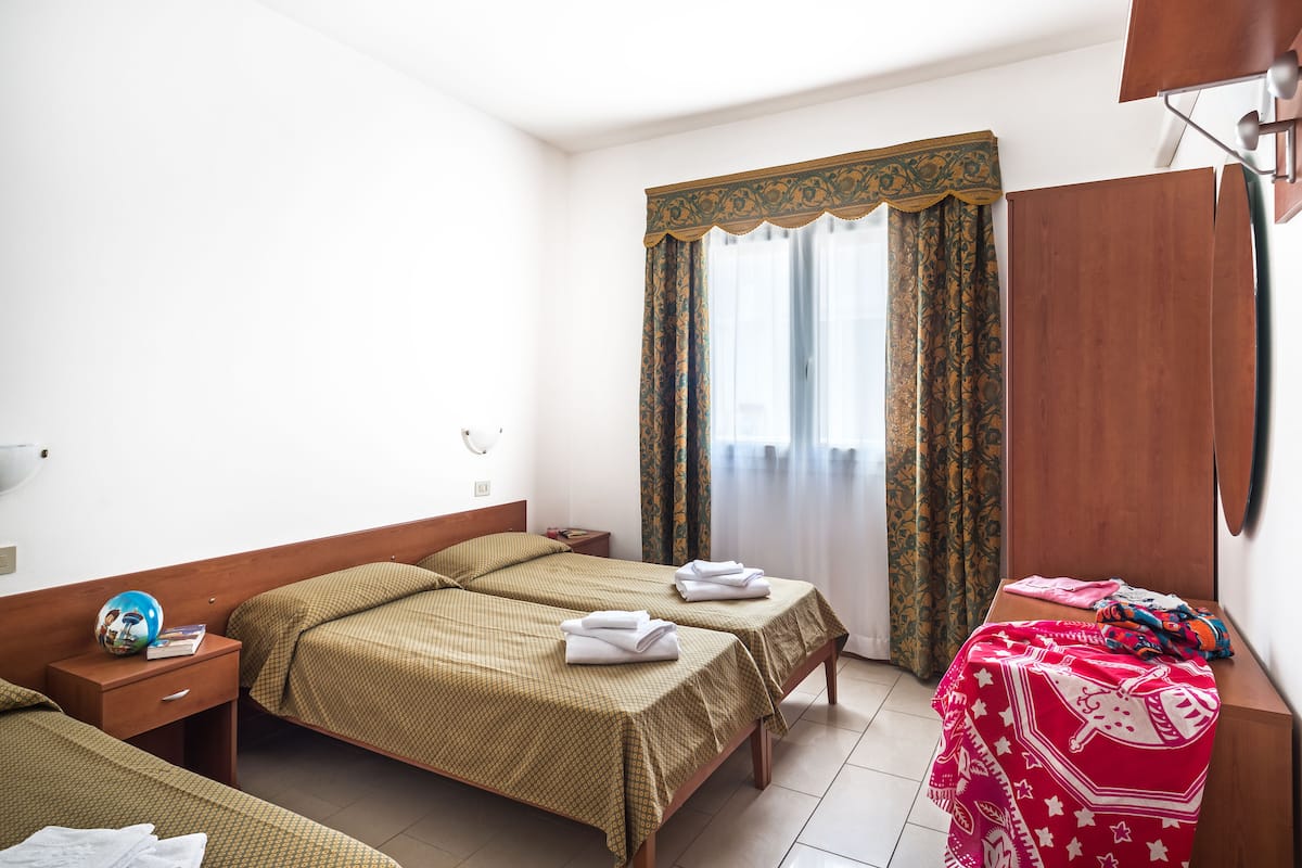 Draps italiens Frette, lits bébé (en supplément)