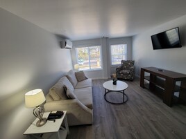 Grand Suite, 1 Bedroom | Free WiFi, bed sheets