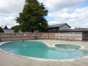 Utomhuspool
