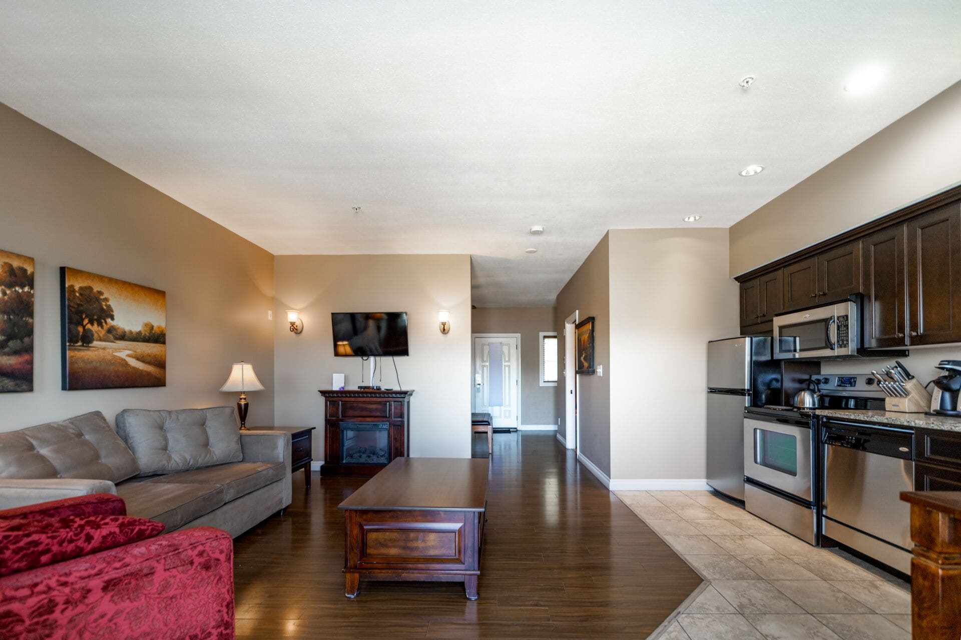 king deluxe suite | premium bedding, iron/ironing board, free wifi, bed sheets