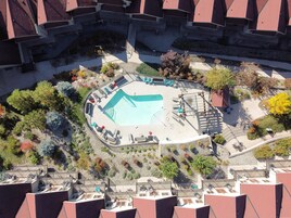 Seasonal outdoor pool, pool umbrellas, sun loungers