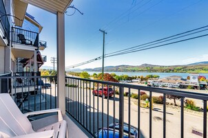 Suite estudio Deluxe, 1 cama de matrimonio grande (King Deluxe Suite) | Ropa de cama de alta calidad, tabla de planchar con plancha, wifi gratis