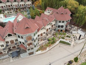 Front of property - The Castle at Swan Lake (Vernon)