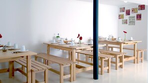 Free daily continental breakfast  - So Cool Hostel Porto (Porto)