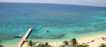 Sky Box Beach Suite at Montego Bay Club