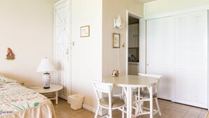 Studio, flere senger, kjøkken, havutsikt | Spiseområde