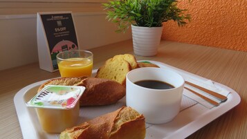 Se ofrece un desayuno bufé entre semana (por un coste adicional)