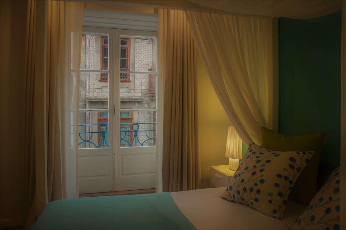 Romantic Apartment, 2 Bedrooms, Kitchenette | Premium bedding, in-room safe, soundproofing, iron/ironing board