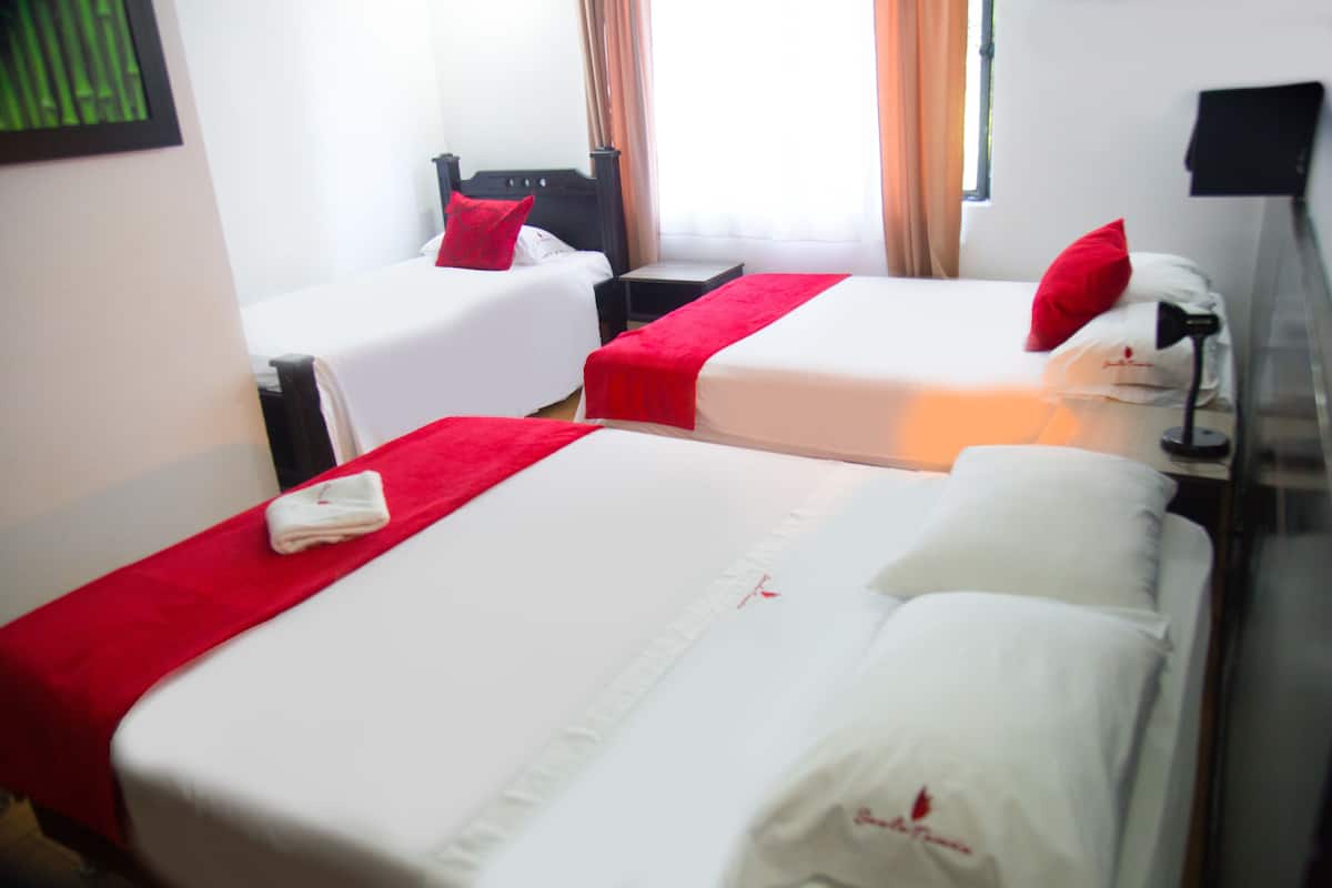 family room | in-room safe, free wifi, bed sheets