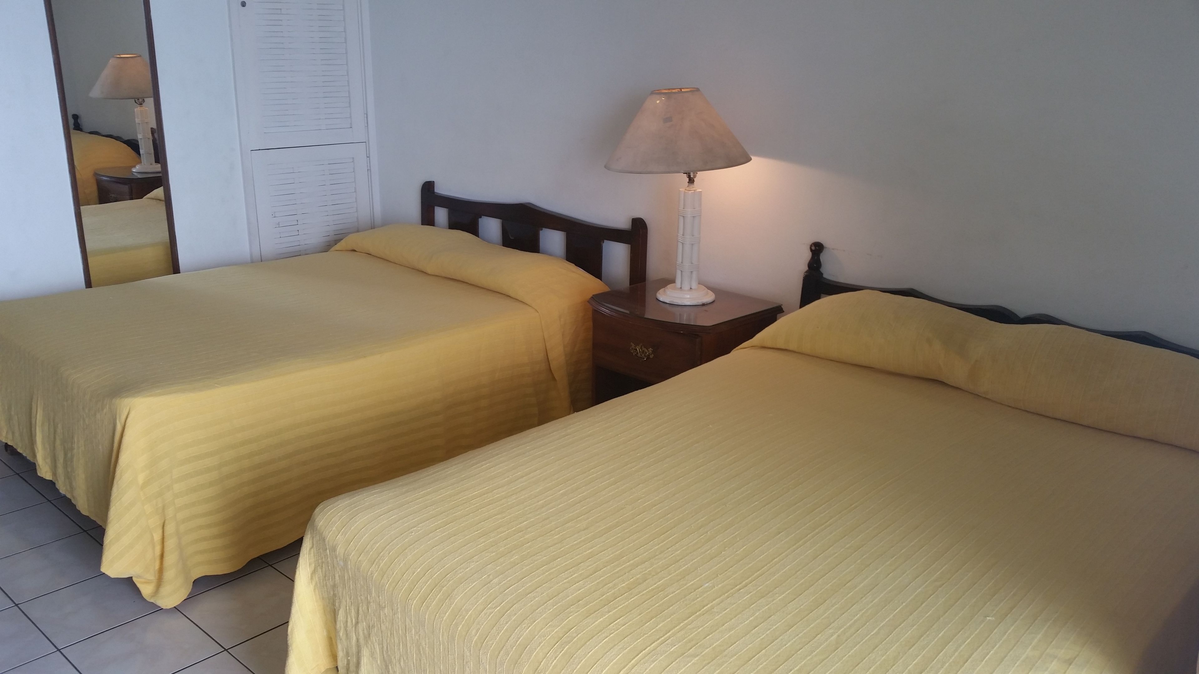 basic apartment, ocean view, beachside | iron/ironing board, wifi, bed sheets