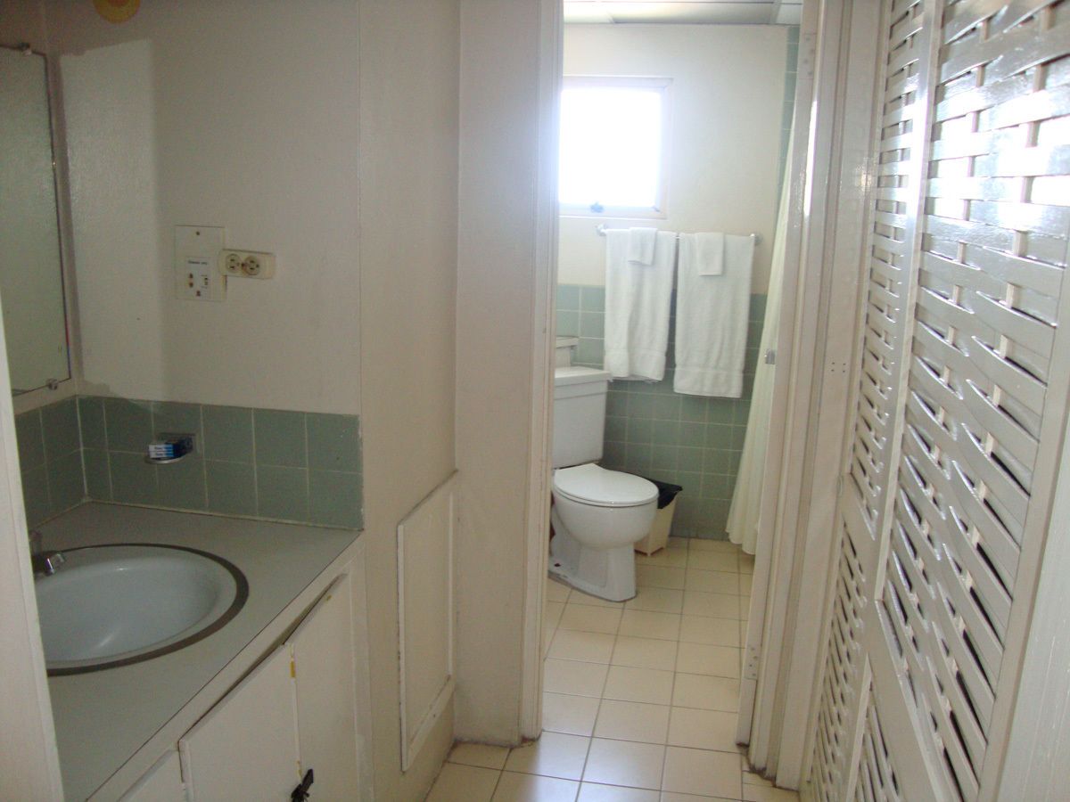 basic studio, ocean view, beachside | bathroom | combined shower/bathtub, free toiletries, hair dryer, towels