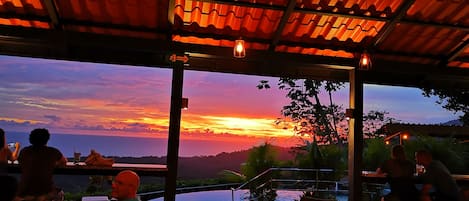 Breakfast, lunch, dinner served; Mediterranean cuisine