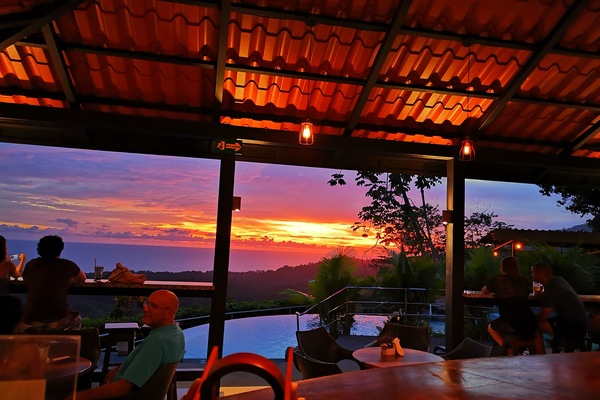 Breakfast, lunch, dinner served; Mediterranean cuisine