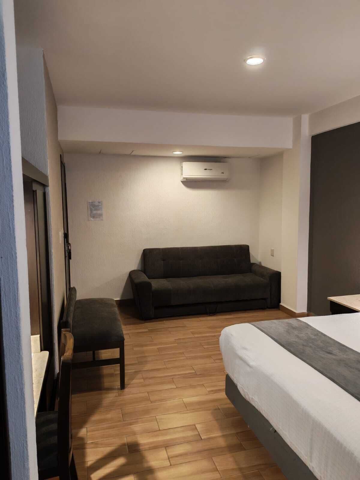 Bureau, rideaux occultants, Wi-Fi gratuit, draps fournis