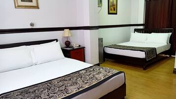 Habitación Deluxe | Caja de seguridad en la habitación, escritorio y insonorización