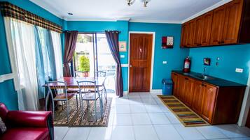 Standard Room | Living area