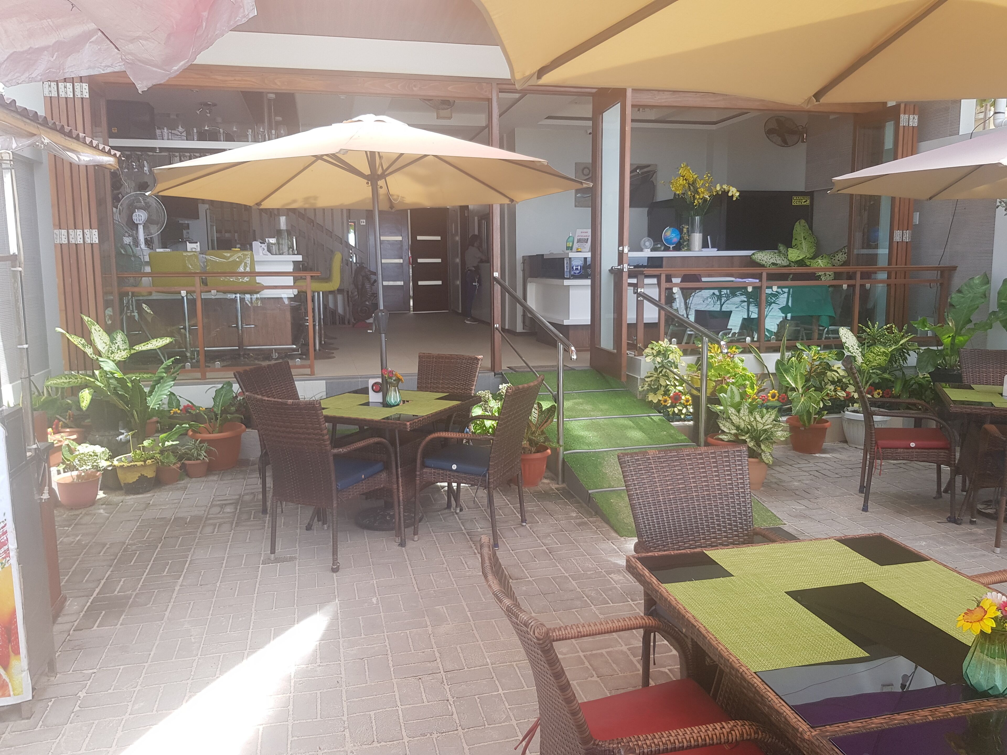 Frühstück, Mittagessen, internationale Küche, Blick auf den Strand 