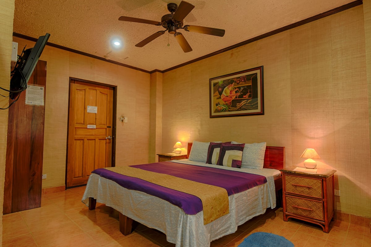Ropa de cama de alta calidad y minibar