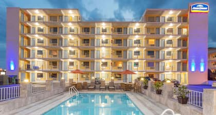 Howard Johnson by Wyndham Virginia Beach At The Beach