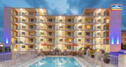Howard Johnson by Wyndham Virginia Beach At The Beach