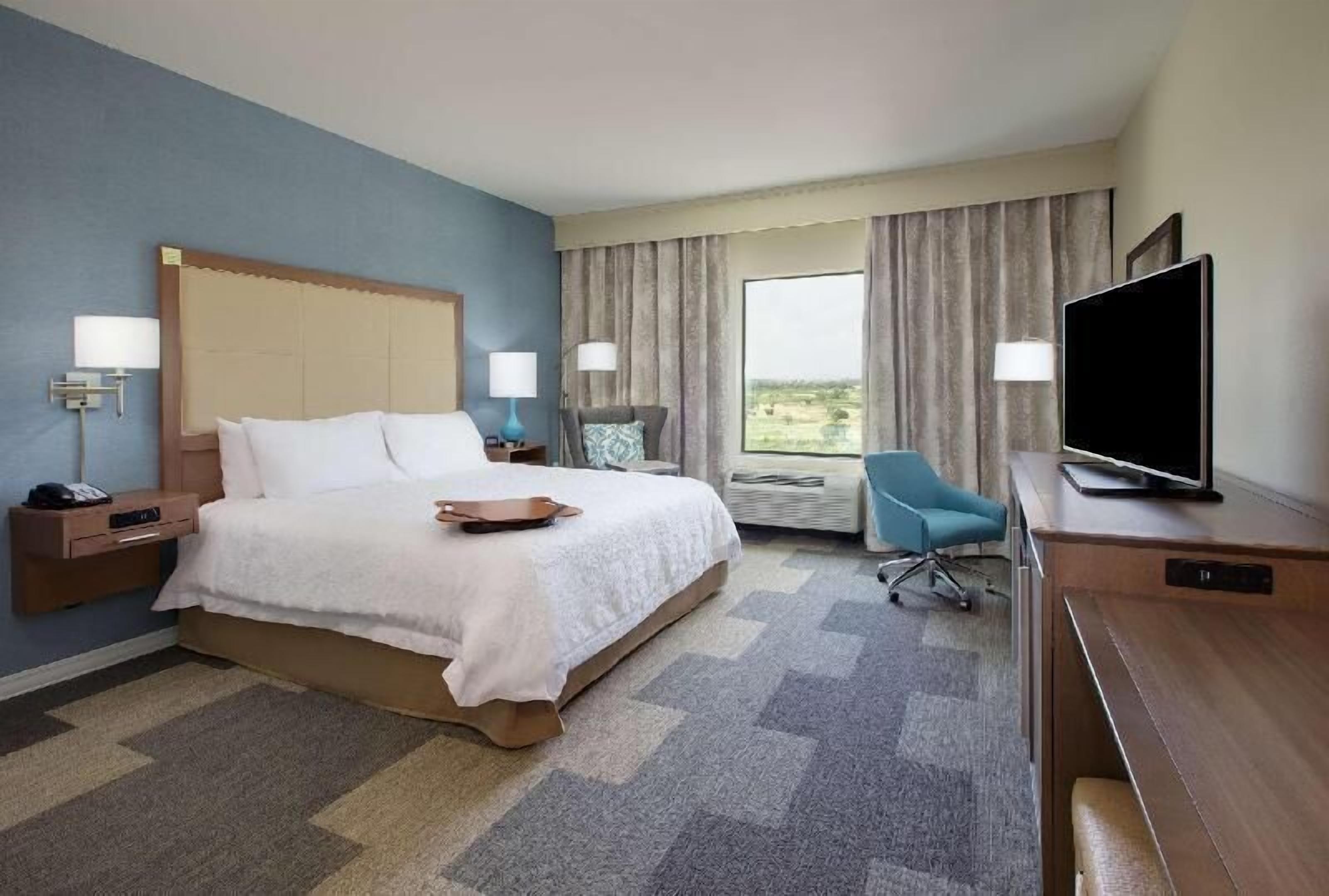 Laptop workspace, soundproofing, free rollaway beds, free WiFi