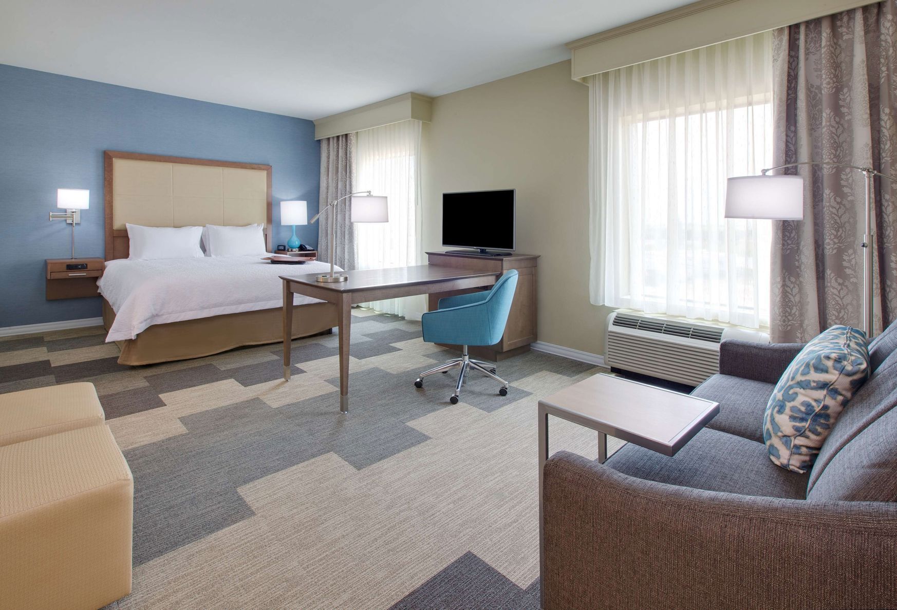 Laptop workspace, soundproofing, free rollaway beds, free WiFi