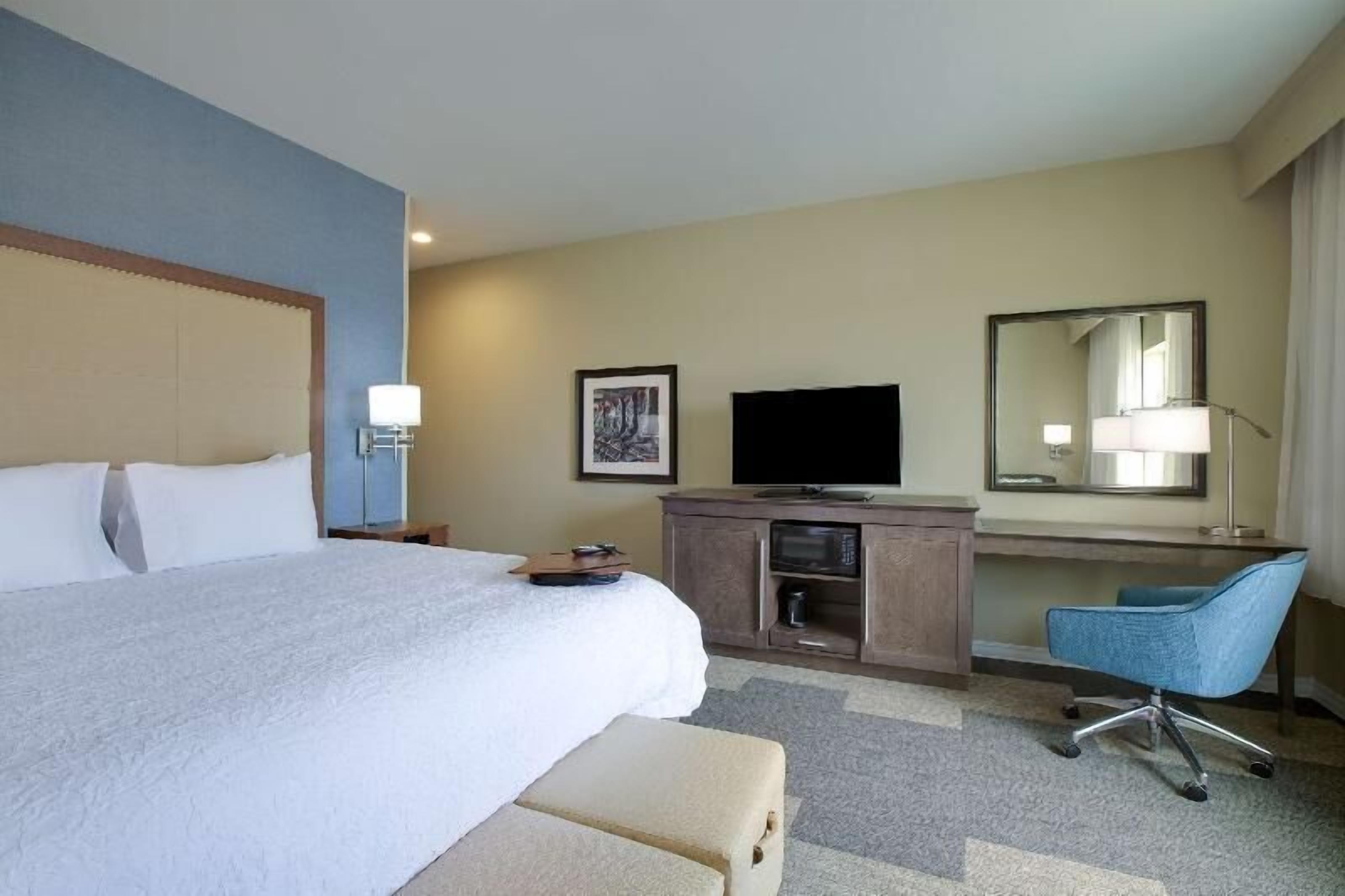 Laptop workspace, soundproofing, free rollaway beds, free WiFi