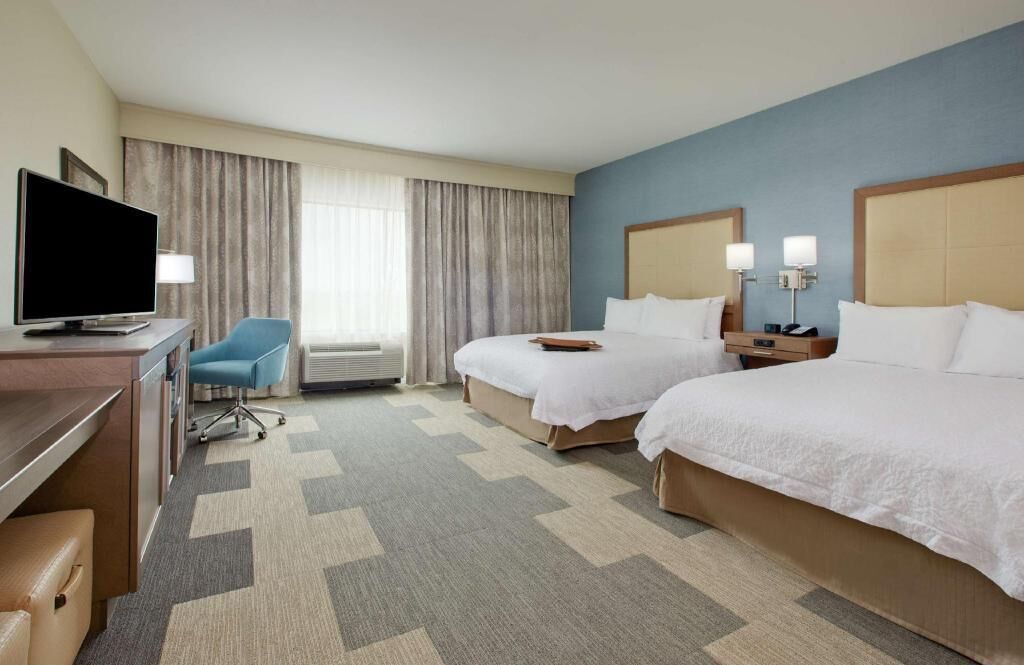 Laptop workspace, soundproofing, free rollaway beds, free WiFi